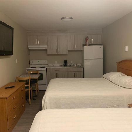 Blue Stream Motel Вернон Экстерьер фото