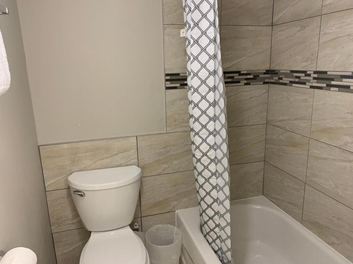 Blue Stream Motel Вернон Экстерьер фото