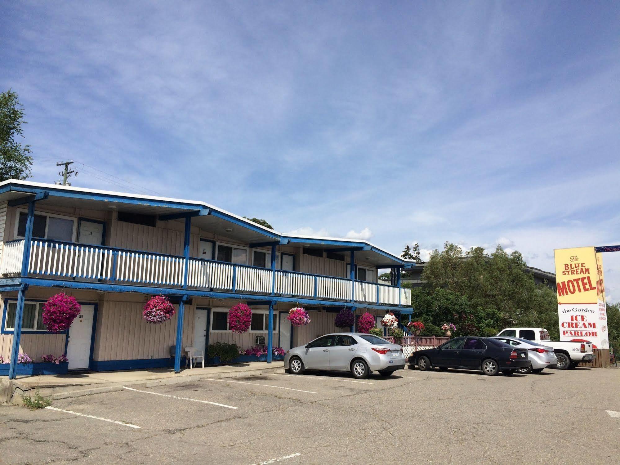 Blue Stream Motel Вернон Экстерьер фото