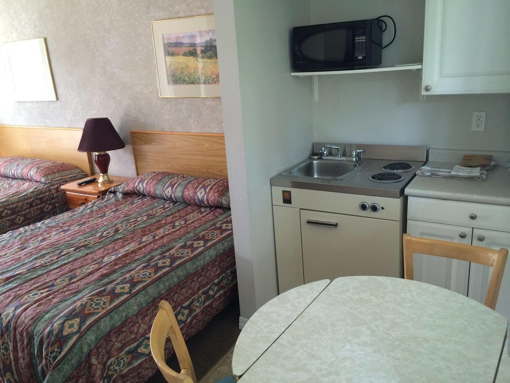 Blue Stream Motel Вернон Экстерьер фото
